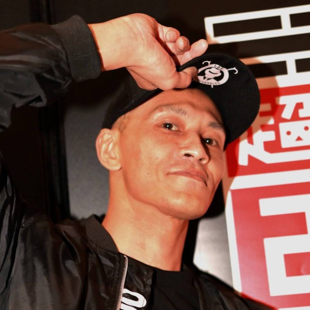 唯 我